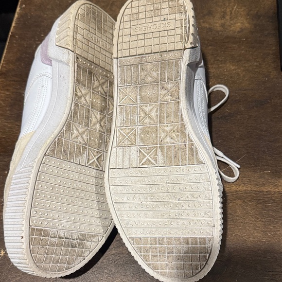 White and Peach Skechers - Picture 4 of 5